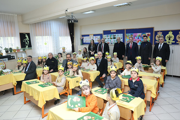 Çayırova’da öğrencilere karne dağıtım töreni düzenlendi