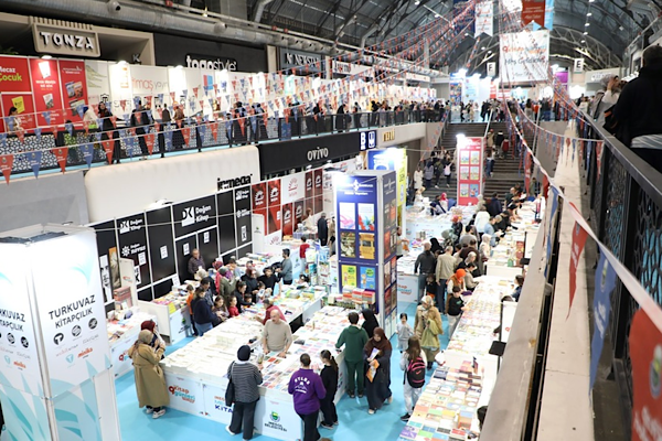 İnegöl'de  Kitap Günleri devam ediyor