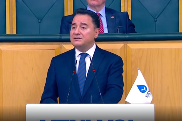 Babacan: Gençler ve iş insanları ülkeye güvenemiyorsa yarınlar kararır