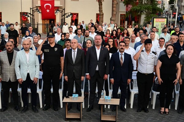 Karabatı: 15 Temmuz demokrasiye sahip çıkma iradesinin simgesidir