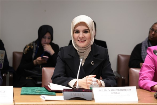 Göktaş, Uluslararası Milli İrade Lisesi’nde öğrencilerle buluştu