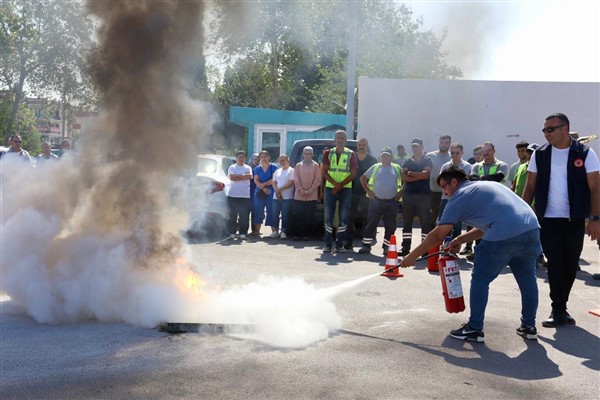Kepez personeline uygulamalı yangın eğitimi