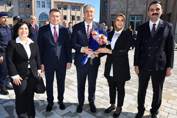 Vali Yavuz, Karaisalı'yı ziyaret etti