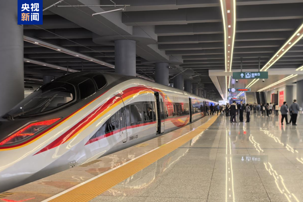 Guangzhou-Zhanjiang yüksek hızlı tren hattı hizmete girdi