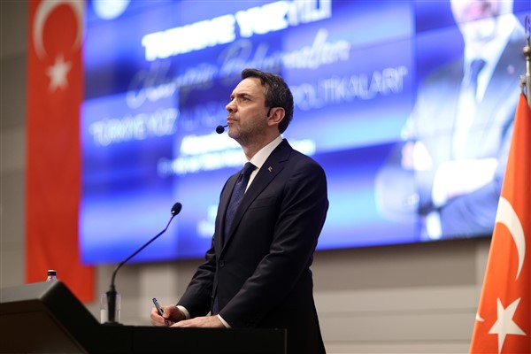 Bakan Bayraktar, Pakistan Petrol Bakanı Malik ile bir araya geldi