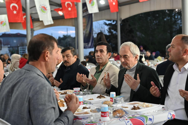 Kepez'de iftar sofrası Kirişçiler Mahallesi’nde kuruldu