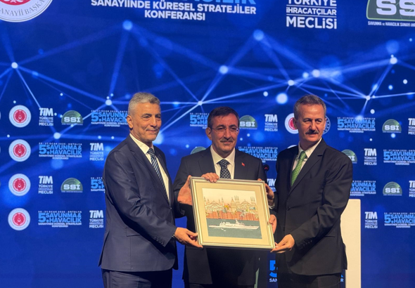 Savunma ve Havacılıkta 2025 İhracat Şampiyonları ödüllerini aldı