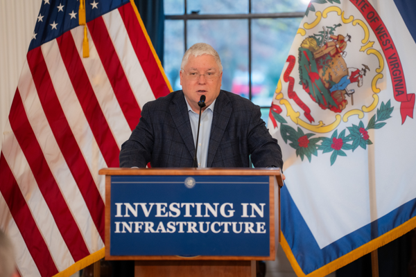 Batı Virginia Valisi Morrisey: Vurulan Ulusal Muhafızları askeri hayatını kaybetti