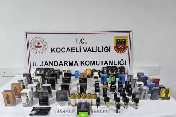 Kocaeli’de kaçak elektronik sigara operasyonu