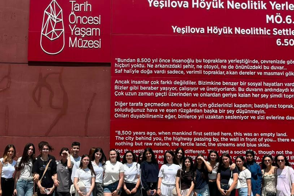 İzmir'de yaklaşık bin liseli öğrenci müzelerle buluştu