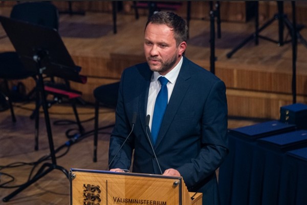 Tsahkna: 14 yaşında bir kız çocuğu hayat mücadelesi veriyor