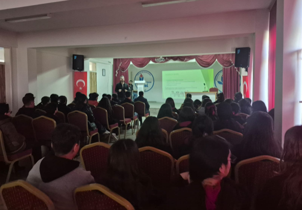 Batman'da öğrencilere ergenlik ve stres yönetimi eğitimi 