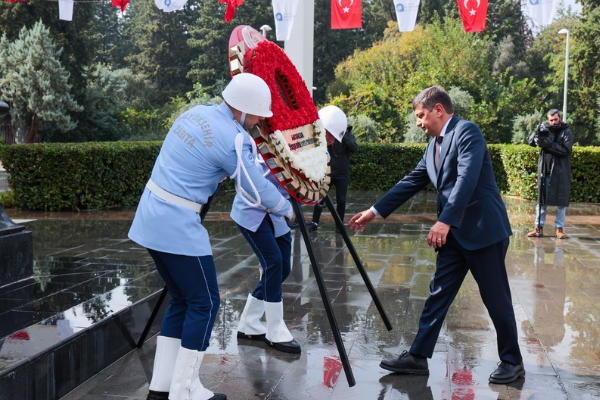 Anlatya'da Cumhuriyet Bayramı kutlamaları çelenk töreniyle başladı