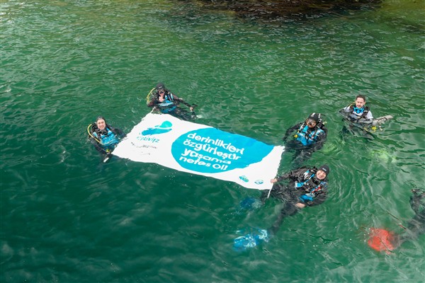 Mavi İz projesiyle deniz kirliliğine sanat dokunuşu