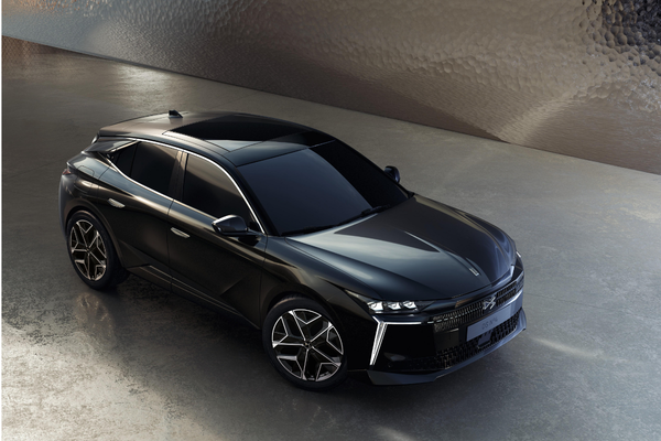 Fransız zarafetinin yeni ifadesi yeni DS N°4 Türkiye'de satışa sunuldu