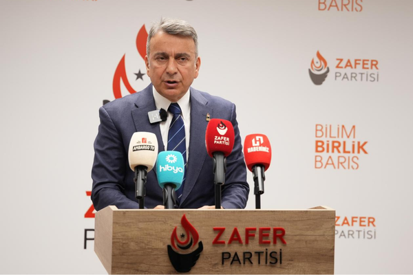 Karamahmutoğlu: Toplum ciddi bir ekonomik baskıda 