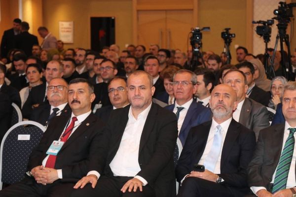 Gültekin: Asgari ücret hiçbir surette açlık sınırının altında kalmamalı