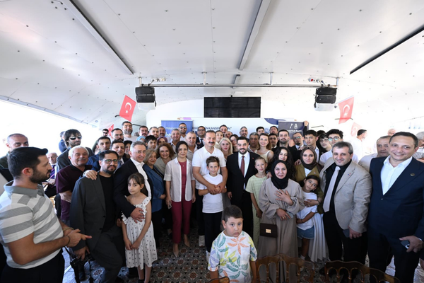 Ağıralioğlu, partisinin Üsküdar İlçe Teşkilatı'nın 1. kuruluş yıl dönümünde konuştu