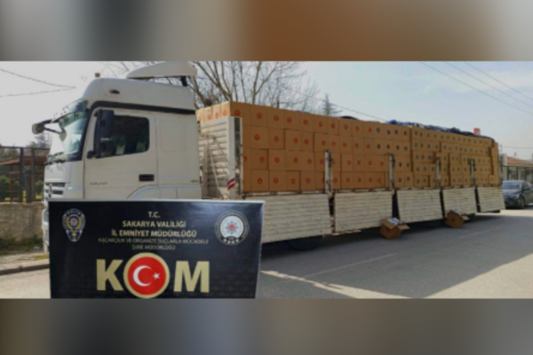 Sakarya'da 10 milyon adet gümrük kaçağı boş makaron ele geçirildi