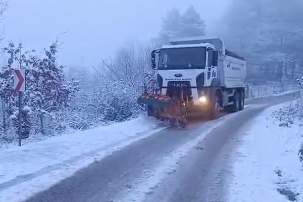 Bursa Büyükşehir Belediyesi’nden kar mesaisi 