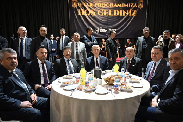 Başkan Yavaş taksici esnafıyla iftarda buluştu