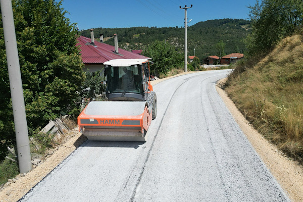  Bursa Büyükşehir'den Keles'te 7 kilometrelik yol çalışması