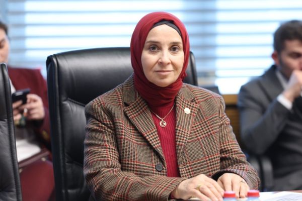 Esen: Cumhuriyet’e borcumuz, çocuklara korkmadan büyüyecekleri bir ülke bırakmaktır