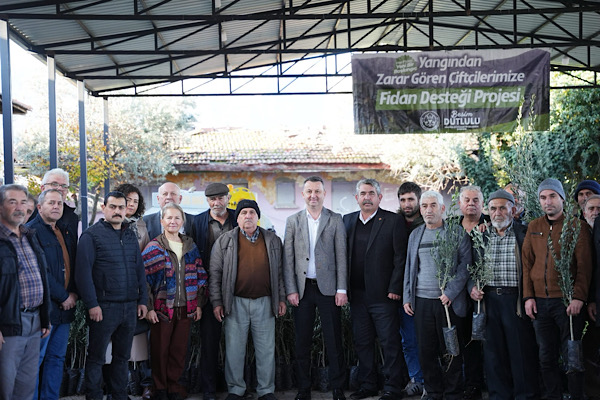  Manisa’da yangın mağduru üreticilere fidan desteği sağlandı