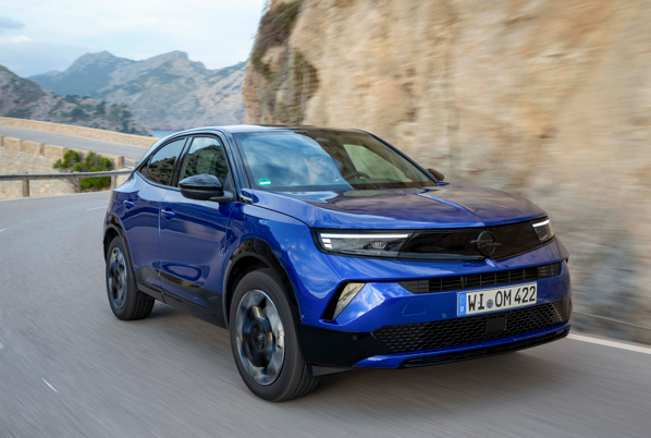 Opel, Corsa ve Mokka'nın 48V hibrit versiyonu Türkiye’de