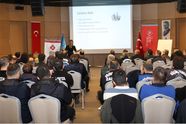 Küçükçekmece Belediyesi'nden zabıta personeline yönelik eğitim