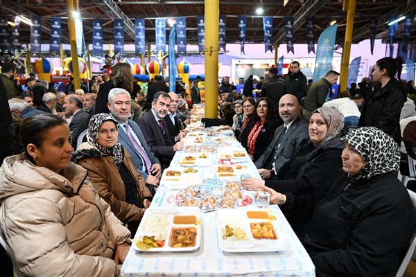 Aydın'da iftar sofraları il genelinde sürüyor
