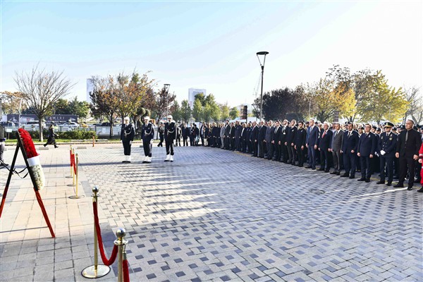 ABB personelleri Atatürk'ü törenle andı