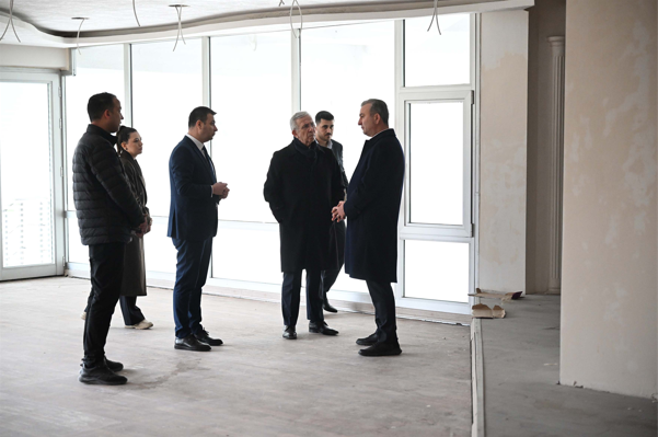 Başkan Yavaş, Demetevler Salonu’ndaki çalışmaları inceledi