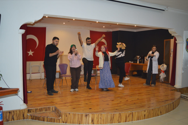 Niğde'de hükümlü ve tutuklulara yönelik tiyatro etkinliği gerçekleşti