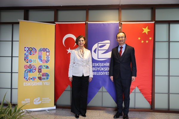 Başkan Ünlüce, diplomatik temaslar gerçekleştirdi