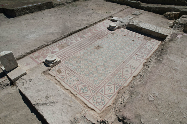Pompeiopolis'te 105 metrekarelik mozaik ve Eros başı bulundu