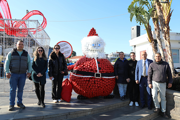 Marmaris '' Çevreci Kardan Adam ve Noel Baba'' ile buluştu