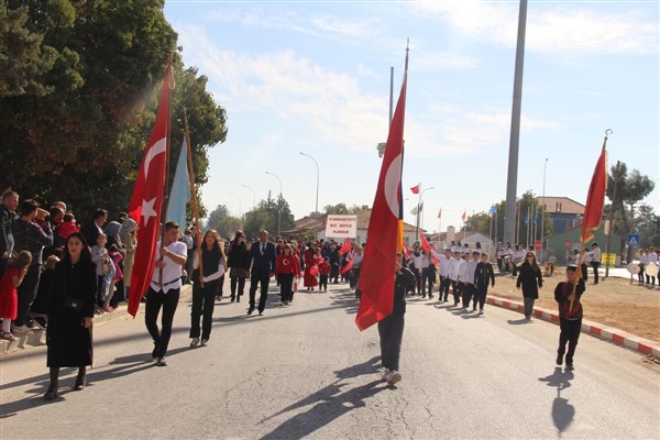 Başkan Uğurlu ve Kaymakam Halis, Cumhuriyet Bayramı törenlerine katıldı