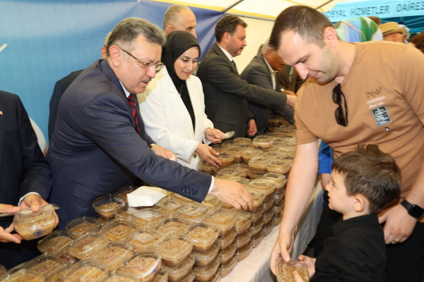 Trabzon'da 3 bin kişiye aşure ikram edildi