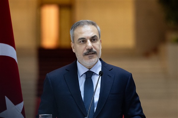 Dışişleri Bakanı Fidan, Cezayir Devlet Bakanı Attaf ile görüştü 