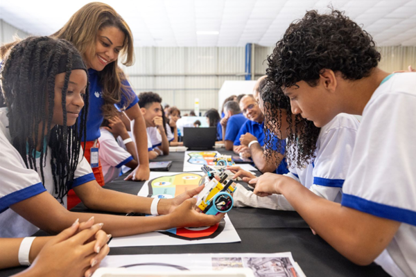Stellantis'ten eğitime yönelik küresel taahhüt