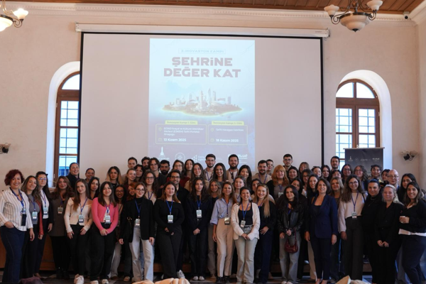 İzmir'de gençler inovasyon kampına girdi