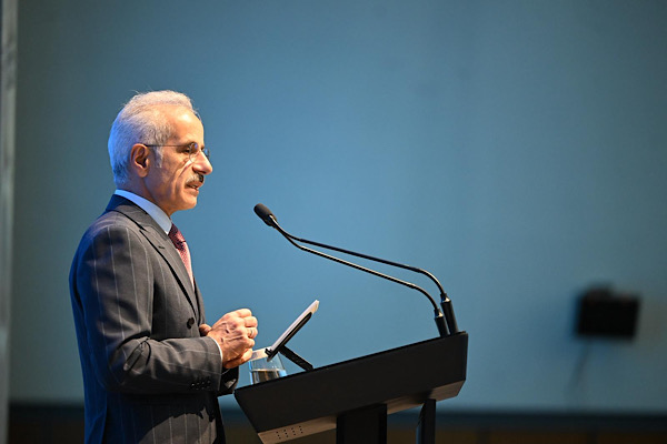 Uraloğlu: Hizmetlerimizi hayata geçirirken tarihi mirasa sahip çıkıyoruz