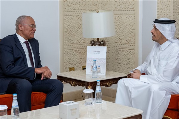 Katar Dışişleri Bakanı Al Sani, Yeşil Burun Adaları Dışişleri Bakanı Soares ile görüştü