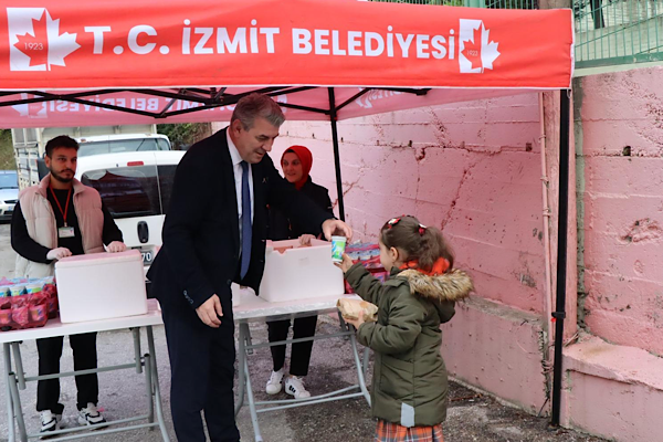 İzmit’te üç ilkokulda öğrencilere beslenme desteği sağlandı