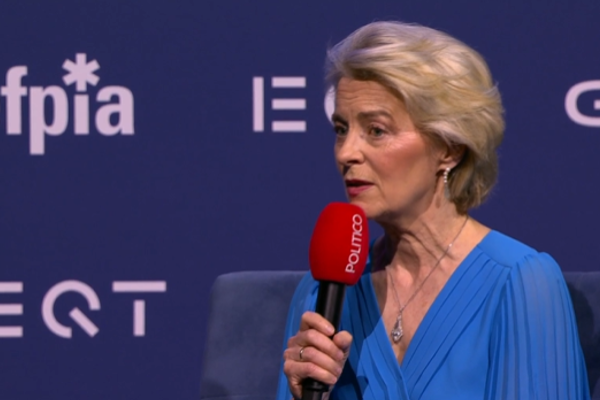 Von der Leyen, Trump'a Avrupa demokrasisine karışmaması gerektiğini söyledi