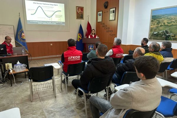 Havacılık kulübü gönüllülerine afet eğitimi verildi