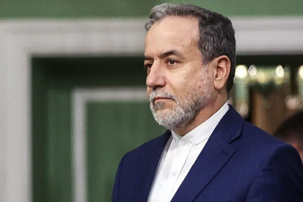 Araghchi’den askeri saldırılara ilişkin telefon diplomasisi 