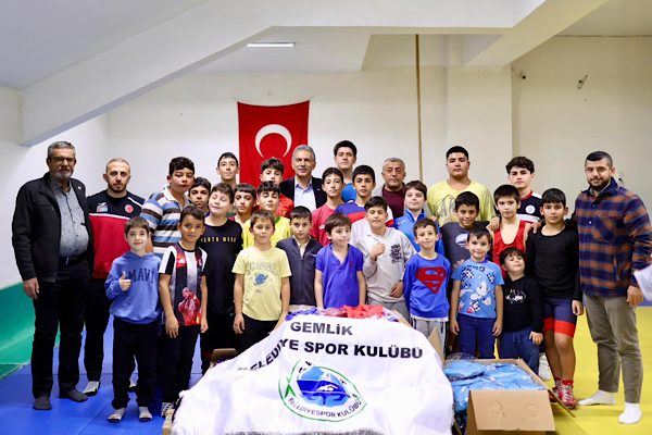 Gemlik'ten genç sporculara yeni sezon desteği