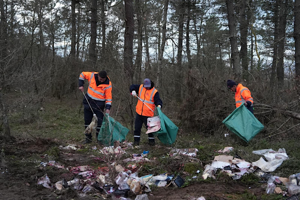 Düzce Bahçeşehir Kent Ormanı’nda çevre kirliliğine müdahale edildi